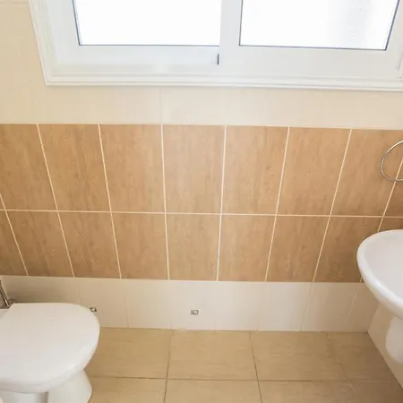 Delfini Dv8 * Protaras