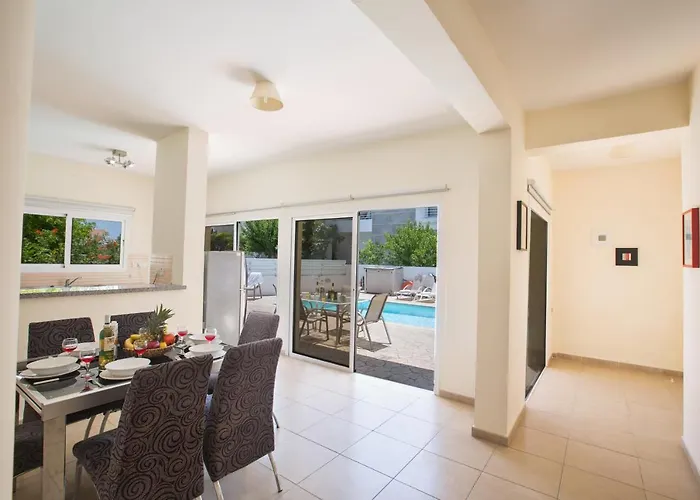 Vila Delfini Dv8 Protaras