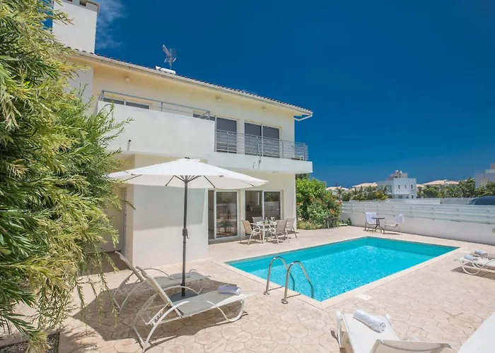 Delfini Dv8 Protaras